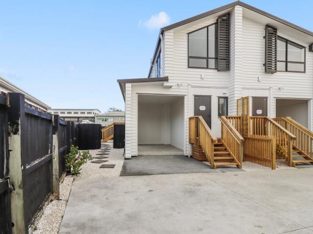 House for rent in Owhata