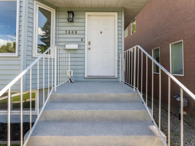 Apartment for rent in Bowness, Calgary