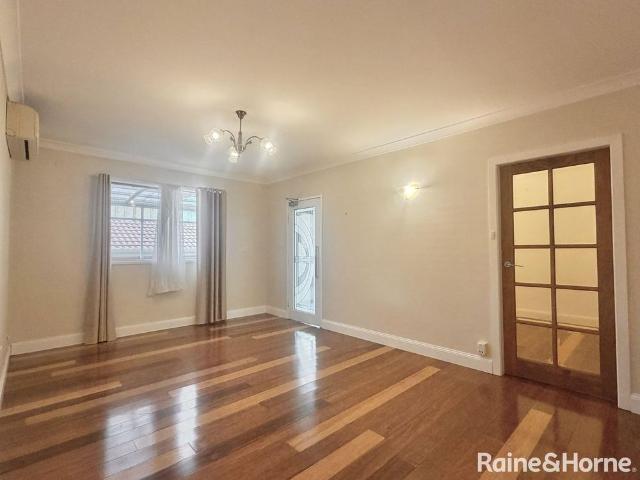 House for rent in Wollongong West, New South Wales