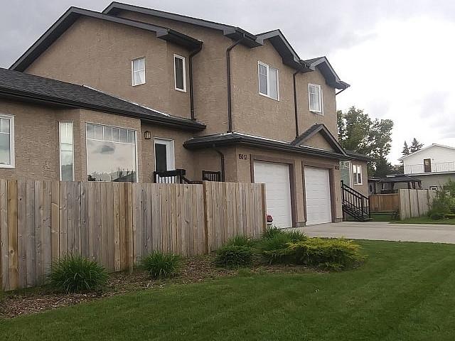 Duplex for rent in Wedgewood, Alberta
