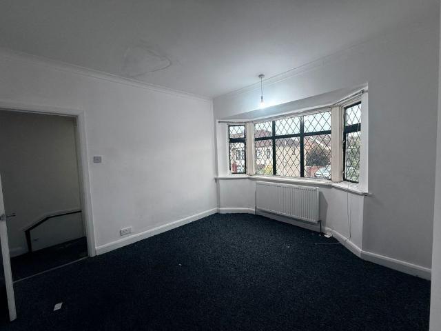 Room for rent in London Borough of Redbridge, Greater London