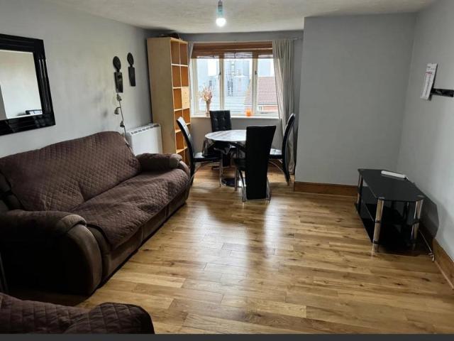 Apartment for rent in Bowes, Greater London