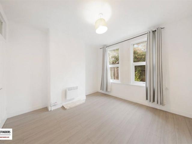 Apartment for rent in Leyton, Greater London