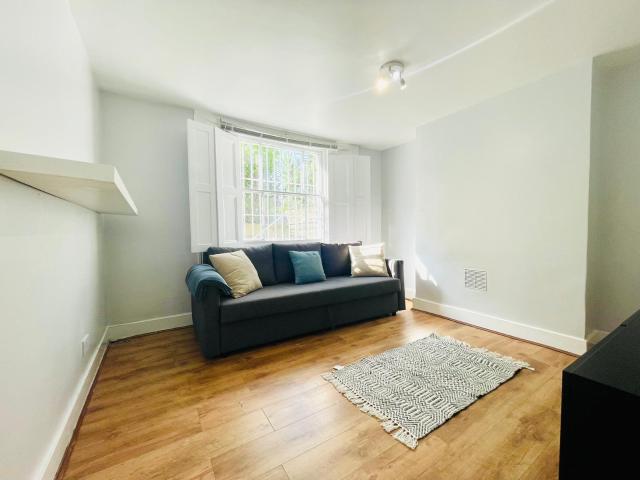 Apartment for rent in Shacklewell, Greater London