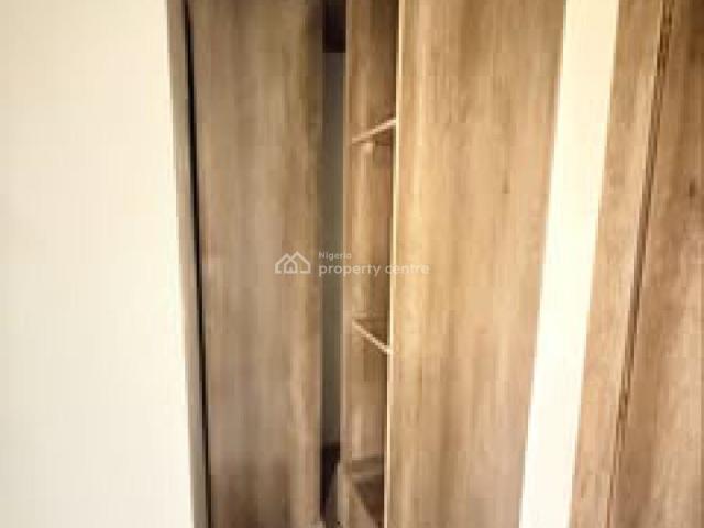 Flat for rent in Eti Osa, Lagos