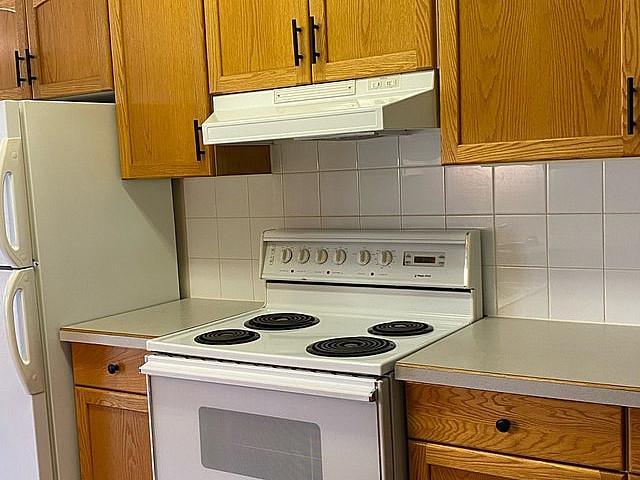 Duplex for rent in Bentley, Alberta