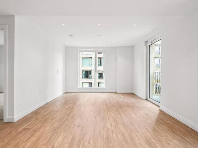 Apartment for rent in Kennington, Greater London