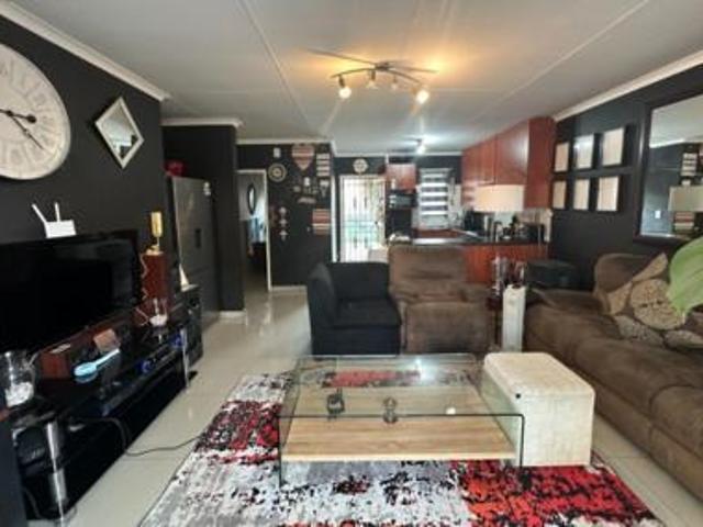 Townhouse for sale in Edenvale
