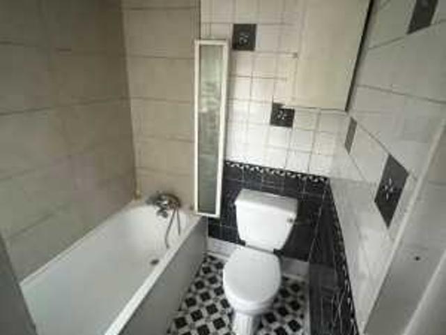 Flat for sale in Walthamstow