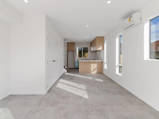 Townhouse for rent in Owhata