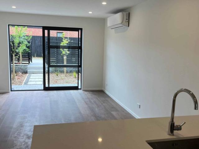 House for rent in Oratia