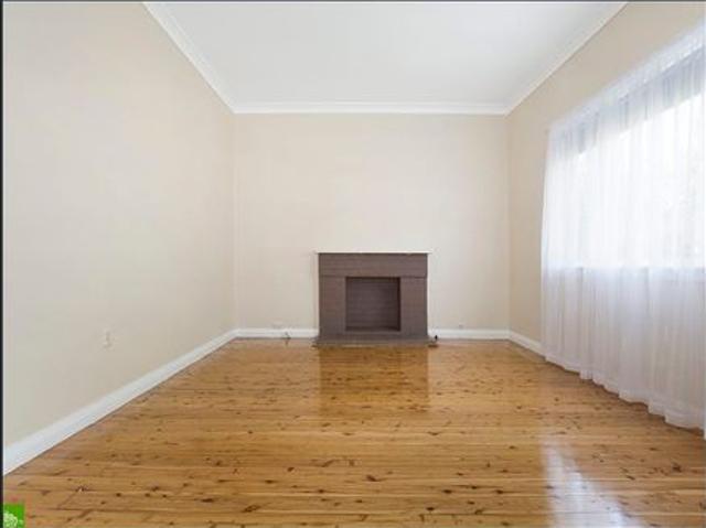 House for rent in Wollongong West, New South Wales