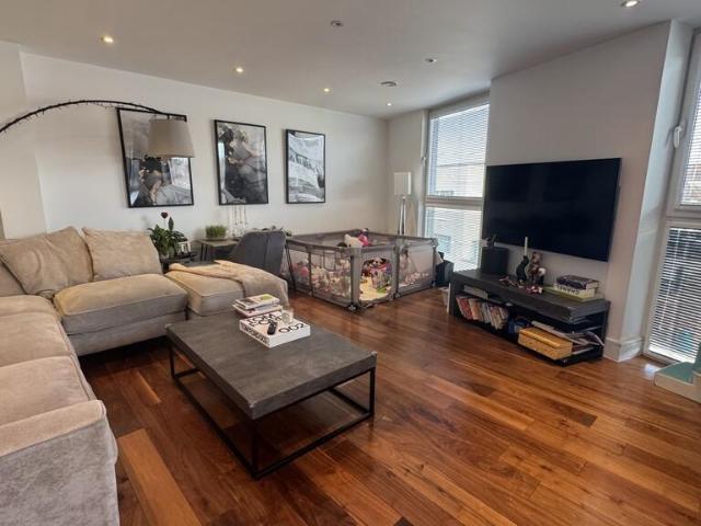 Apartment for rent in Mill Hill, Greater London