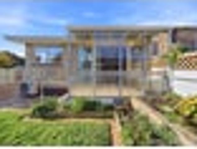 Townhouse for sale in Otakou