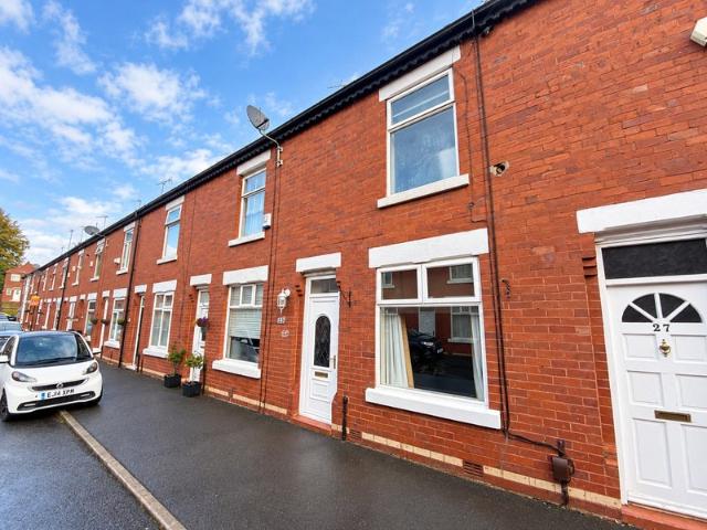 Apartment for rent in Pendlebury, Salford