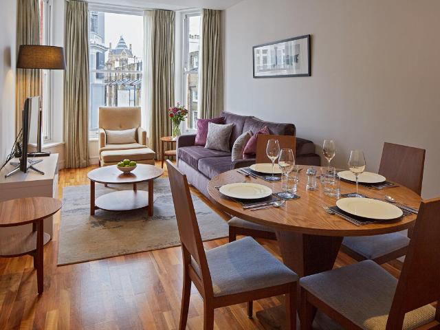 Apartment for rent in Brompton, Greater London