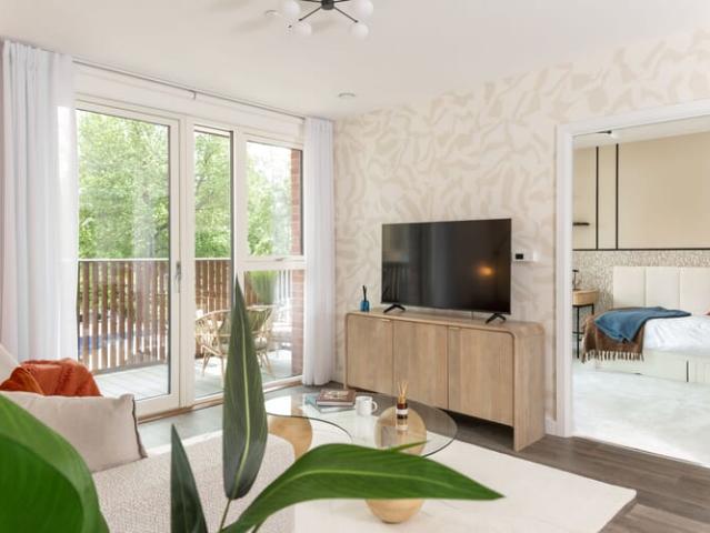 Flat for sale in London Borough of Ealing, Park Royal