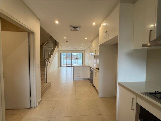 Townhouse for rent in Sydney, New South Wales
