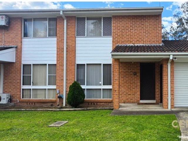 Townhouse for rent in Ingleburn, Sydney