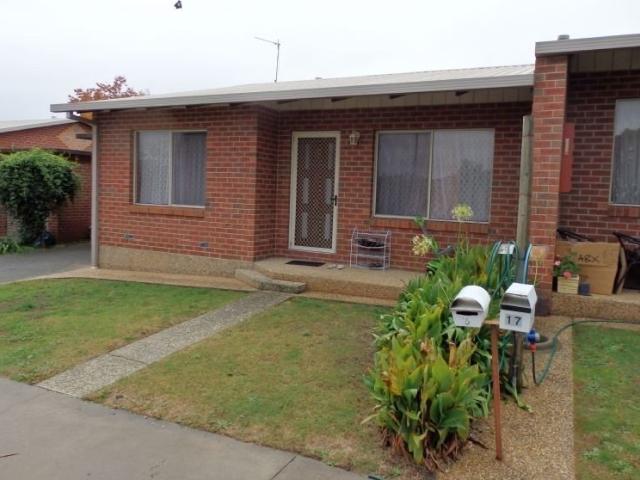 Townhouse for sale in Wodonga, Victoria