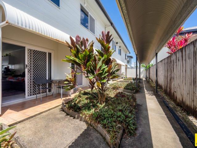 Townhouse for sale in Earlville, Cairns