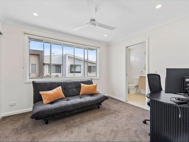 Townhouse for rent in Fernbrook, Queensland