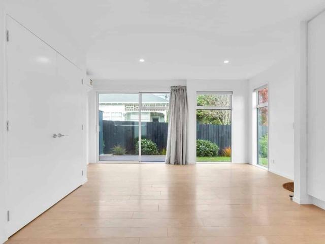 Townhouse for rent in Spreydon, Canterbury