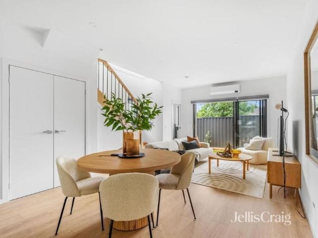 Townhouse for rent in Hadfield, Melbourne