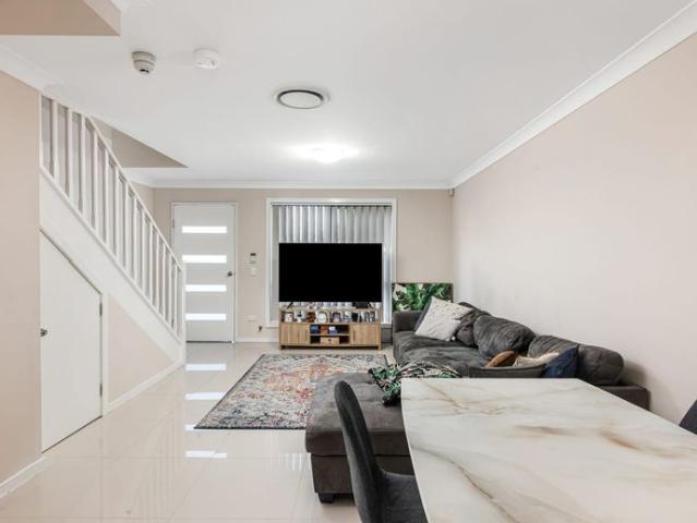 Townhouse for rent in Sydney, New South Wales