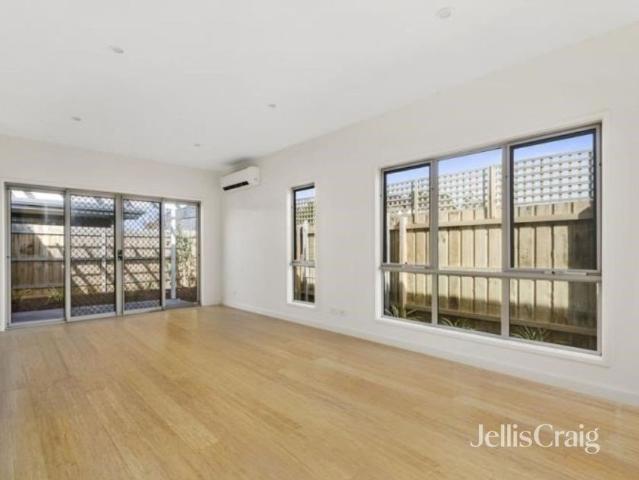 Townhouse for rent in Newport, Melbourne