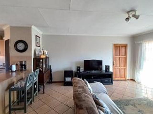 Townhouse for sale in Waterkloof, Gauteng