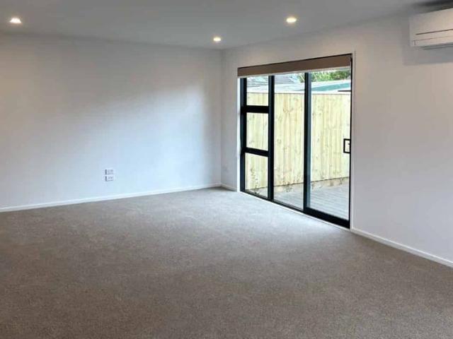 Townhouse for rent in Heathcote, Canterbury