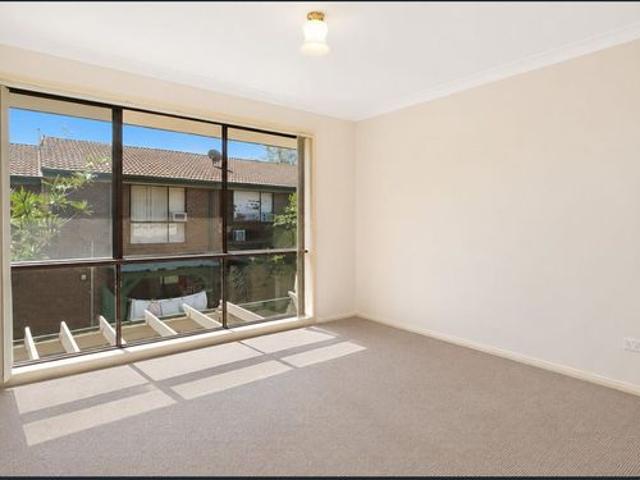 Townhouse for rent in Fernbrook, Queensland