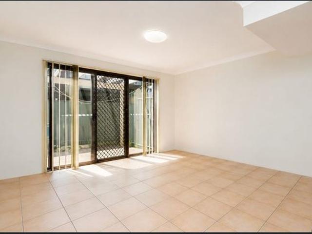 Townhouse for rent in Fernbrook, Queensland
