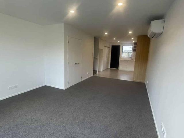 Townhouse for rent in Heathcote, Canterbury