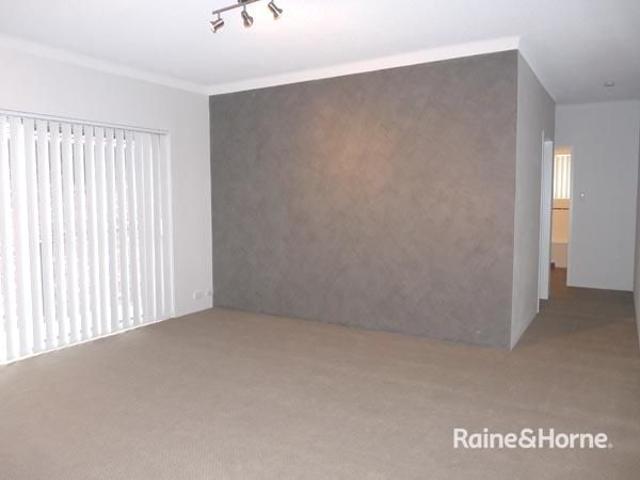 Apartment for rent in Coniston, Wollongong City Council