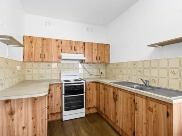 Apartment for rent in Lake Heights, Wollongong City Council