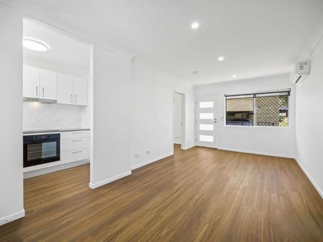 Apartment for rent in Holland Park West, Greater Brisbane