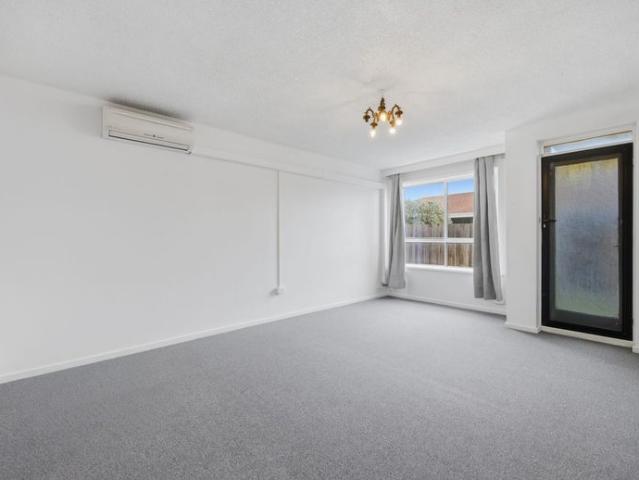 Apartment for rent in Sale, Victoria