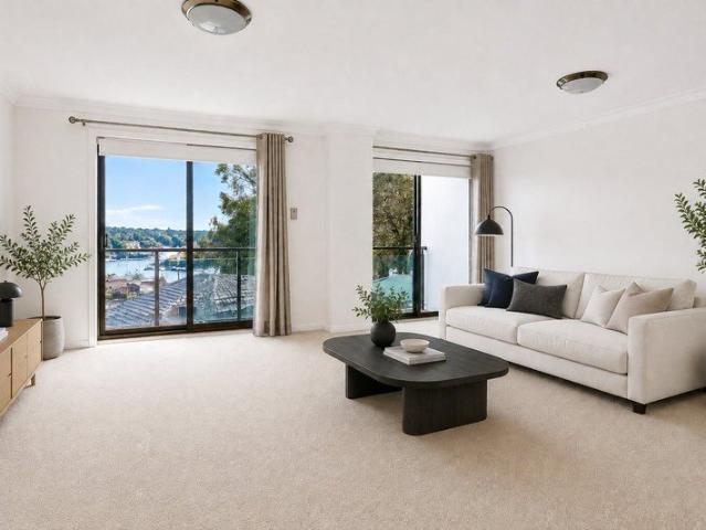 Apartment for rent in Lower North Shore, Sydney