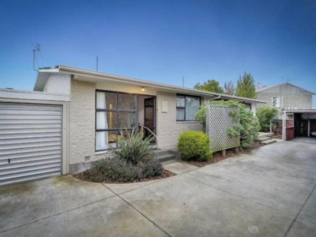 Apartment for rent in Chaslands, Canterbury