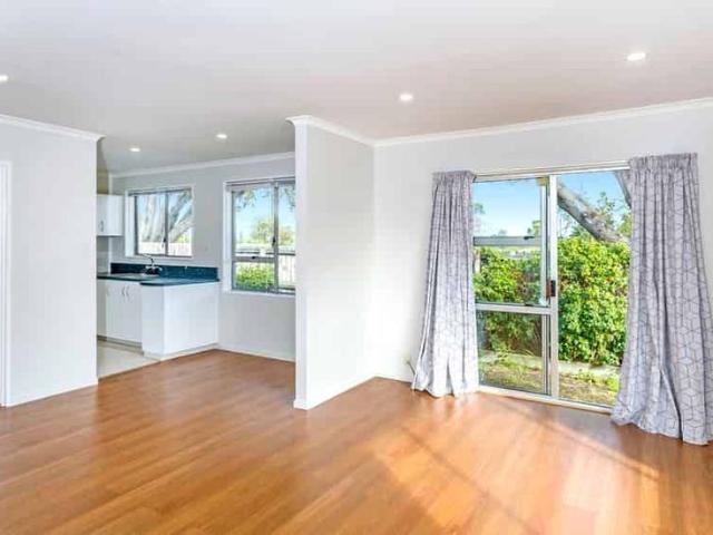 Apartment for rent in Chaslands, Canterbury