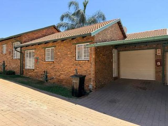 Townhouse for rent in Ekurhuleni, Gauteng