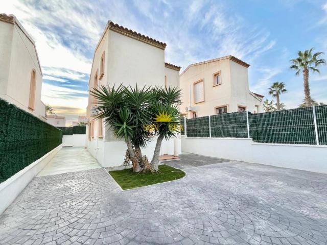 Casa en alquiler en Centre Històric, l'Alacantí