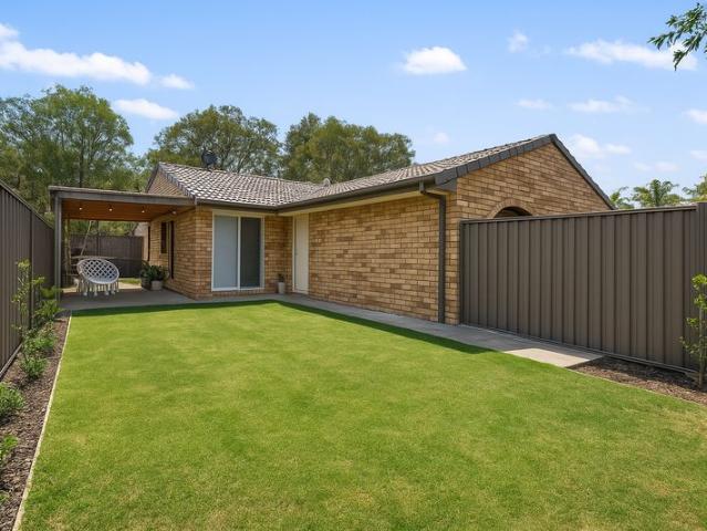 Duplex for sale in Ashmore City, Queensland