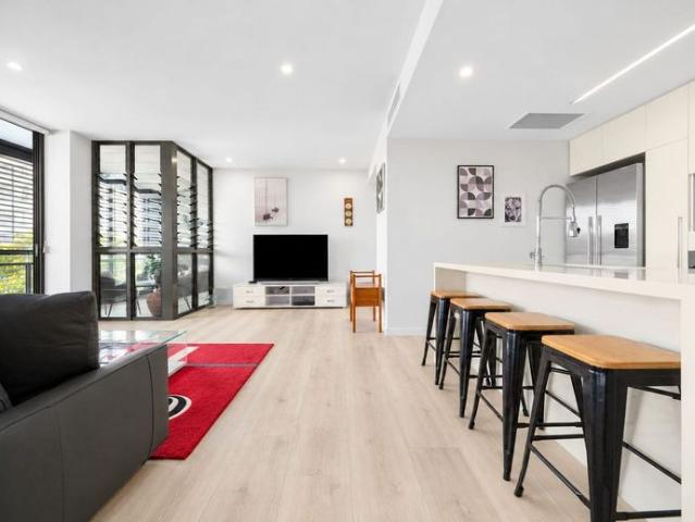 Apartment for rent in Runaway Bay, Gold Coast City