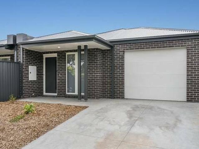 House for rent in Victoria
