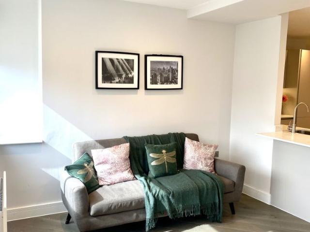 Apartment for rent in Red Hill, Surrey