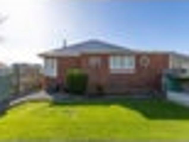 House for sale in Chaslands, Canterbury