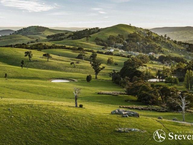 Cottage for sale in Tooborac, Victoria